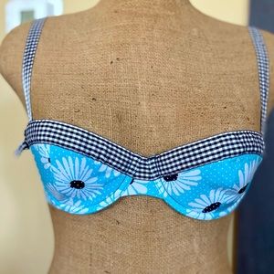 Woman’s Victoria’s Secret 36B Daisy & Gingham Bow wire push-up Bra